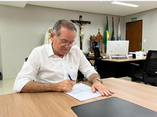 Prefeito do Crato anuncia aumento salarial para o servidor público, aposentados e pensionistas