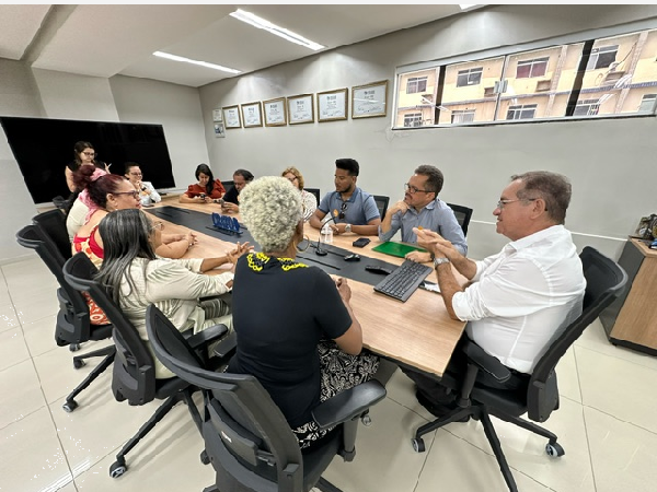 Prefeito do Crato recebe comissão que participou da entrega do Selo Município sem Racismo