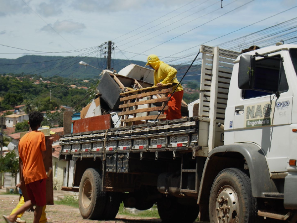 Prefeitura do Crato realiza mais uma ação do Cata Treco, nesta sexta-feira, 12